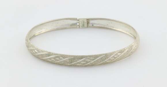Unbranded Jewelry - Sterling Silver Textured Bangle Bracelet 7 1/2" inch